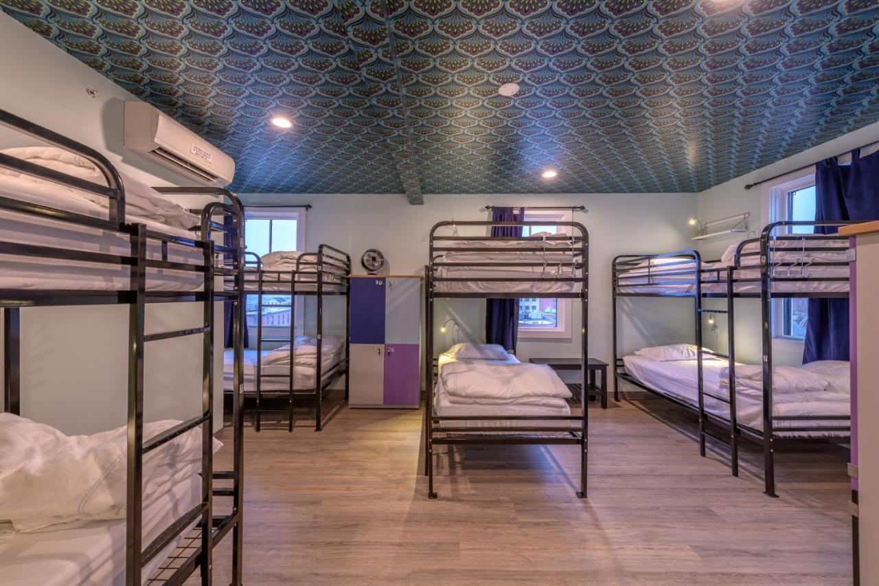 Black Elephant Hostel Портланд Екстериор снимка